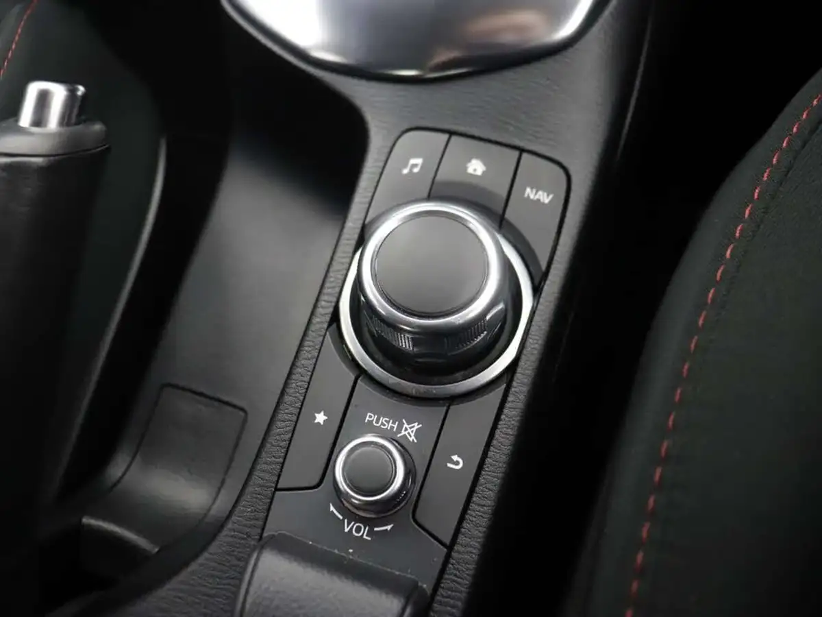 2017-mazda-mazda2-15-sport-nav-115ps-big-43