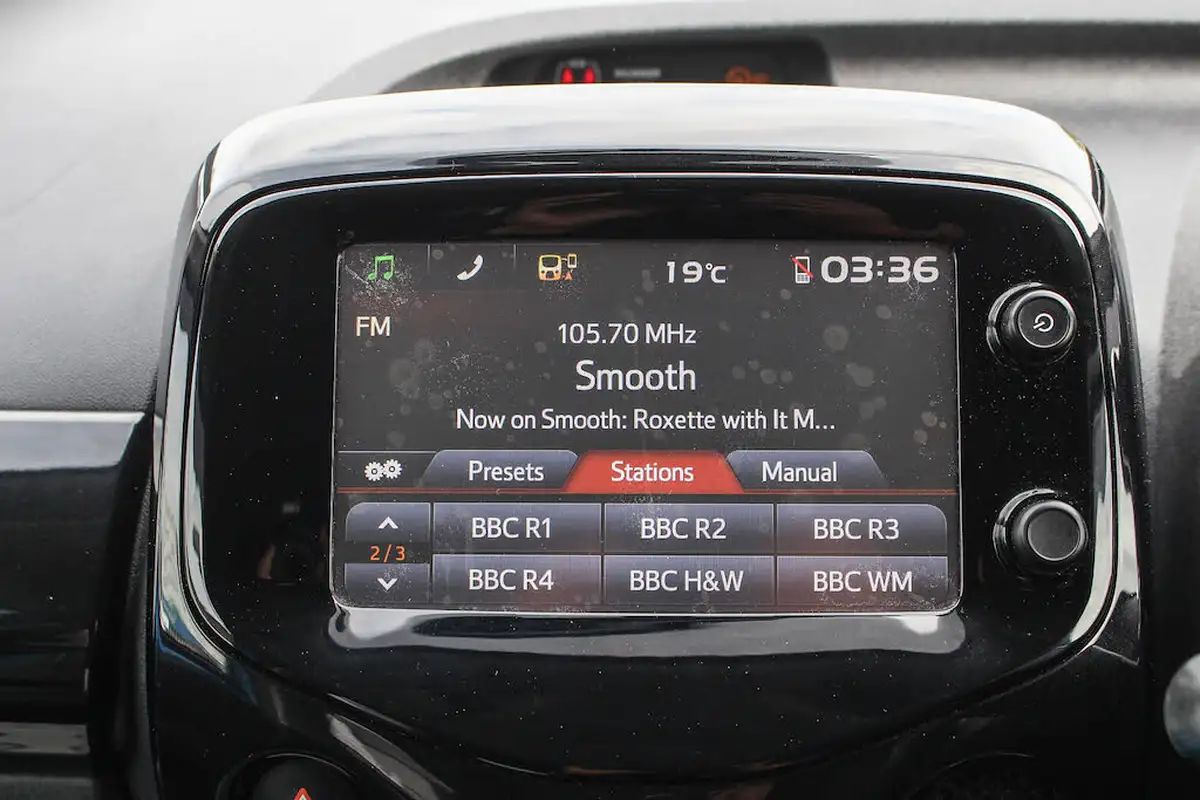 2015-toyota-aygo-10-vvt-i-x-cite-2-68bhp-x-tra-convenience-5d-big-32