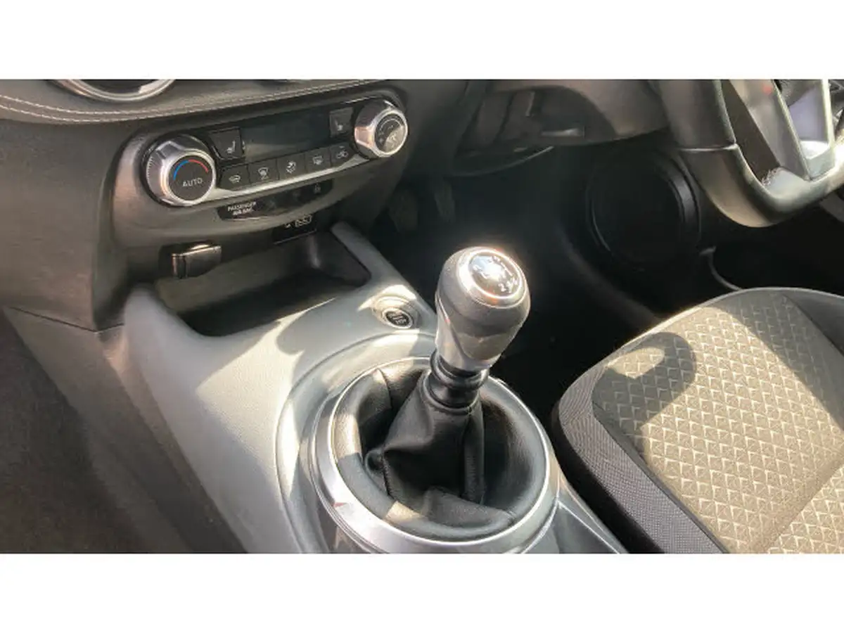 2021-nissan-juke-10-dig-t-n-connecta-big-12