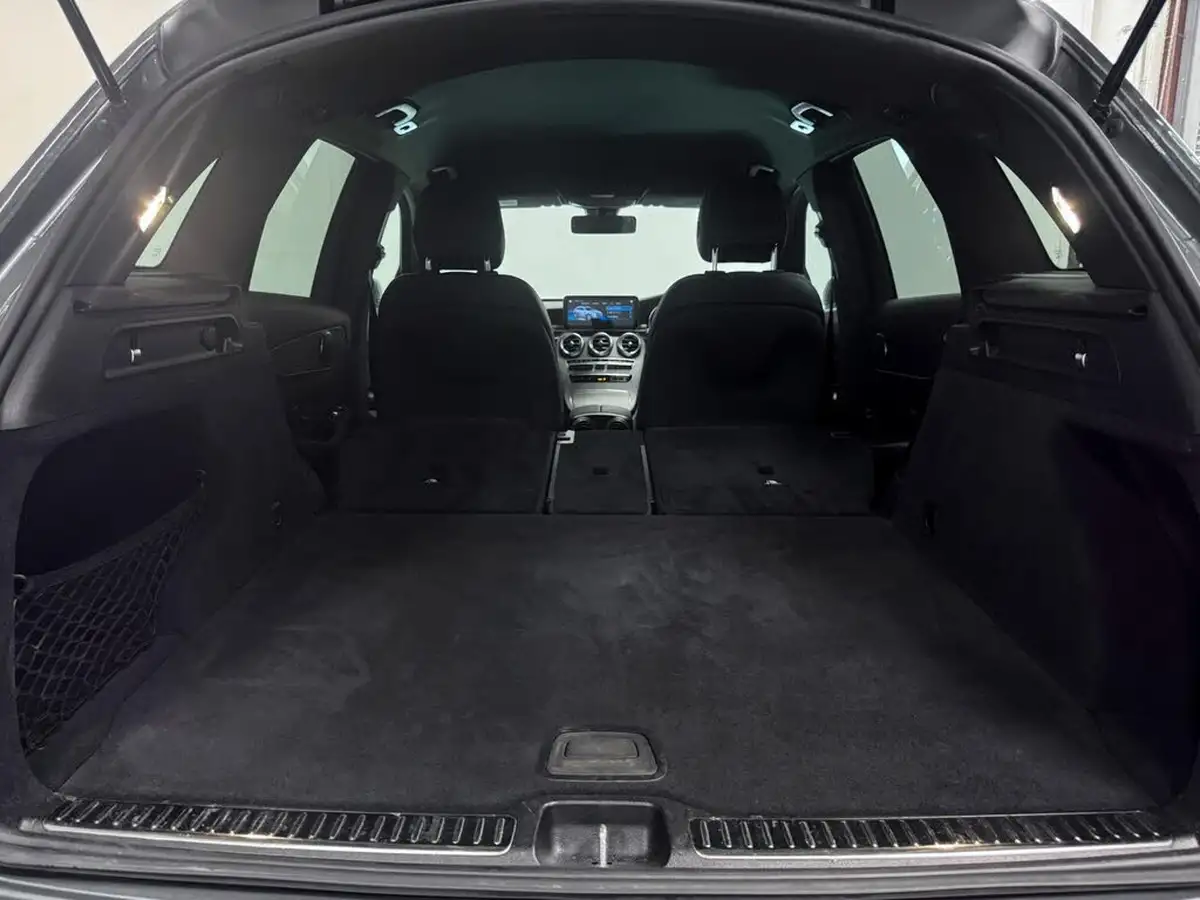 2021-mercedes-benz-glc-class-20d-glc220d-amg-line-station-wagon-5d-1950cc-4matic-plus-big-13
