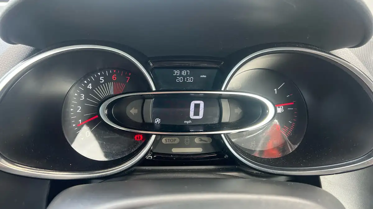 2016-renault-clio-09-tce-dynamique-nav-big-12
