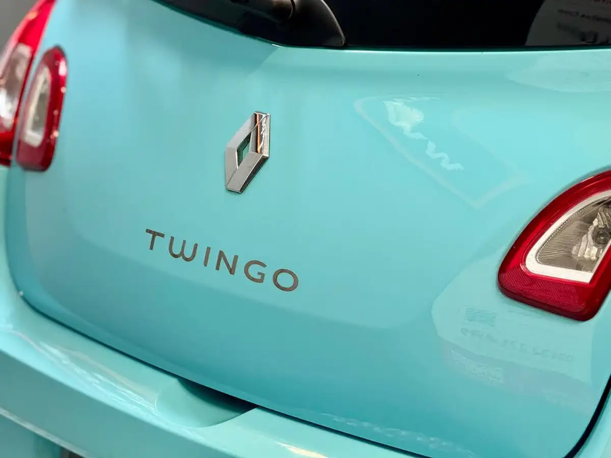2014-renault-twingo-12-dynamique-big-22