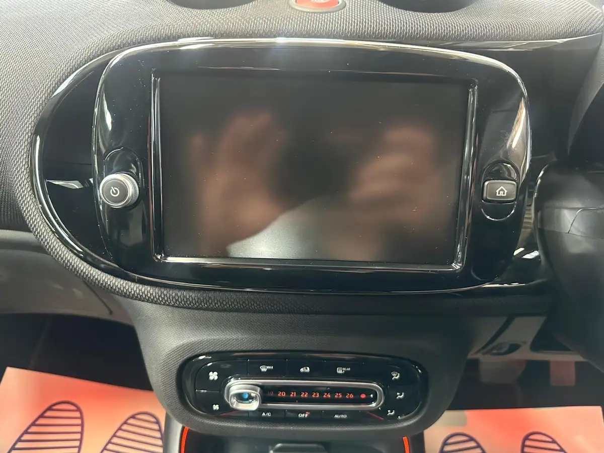 2021-smart-forfour-eq-exclusive-big-34