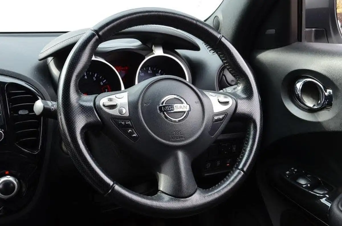2015-nissan-juke-12-tekna-big-25