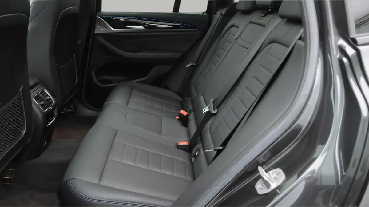 2022-bmw-ix3-e-m-sport-big-16