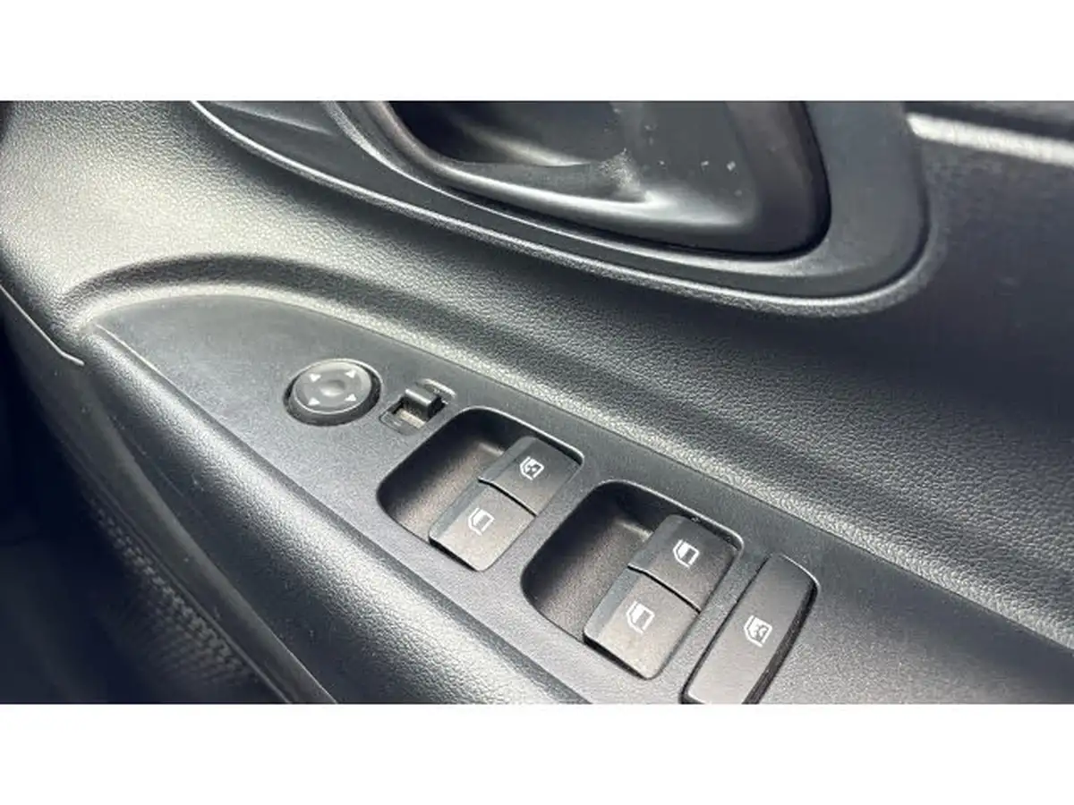 2022-hyundai-i20-10-t-gdi-se-connect-eclutch-imt-big-44