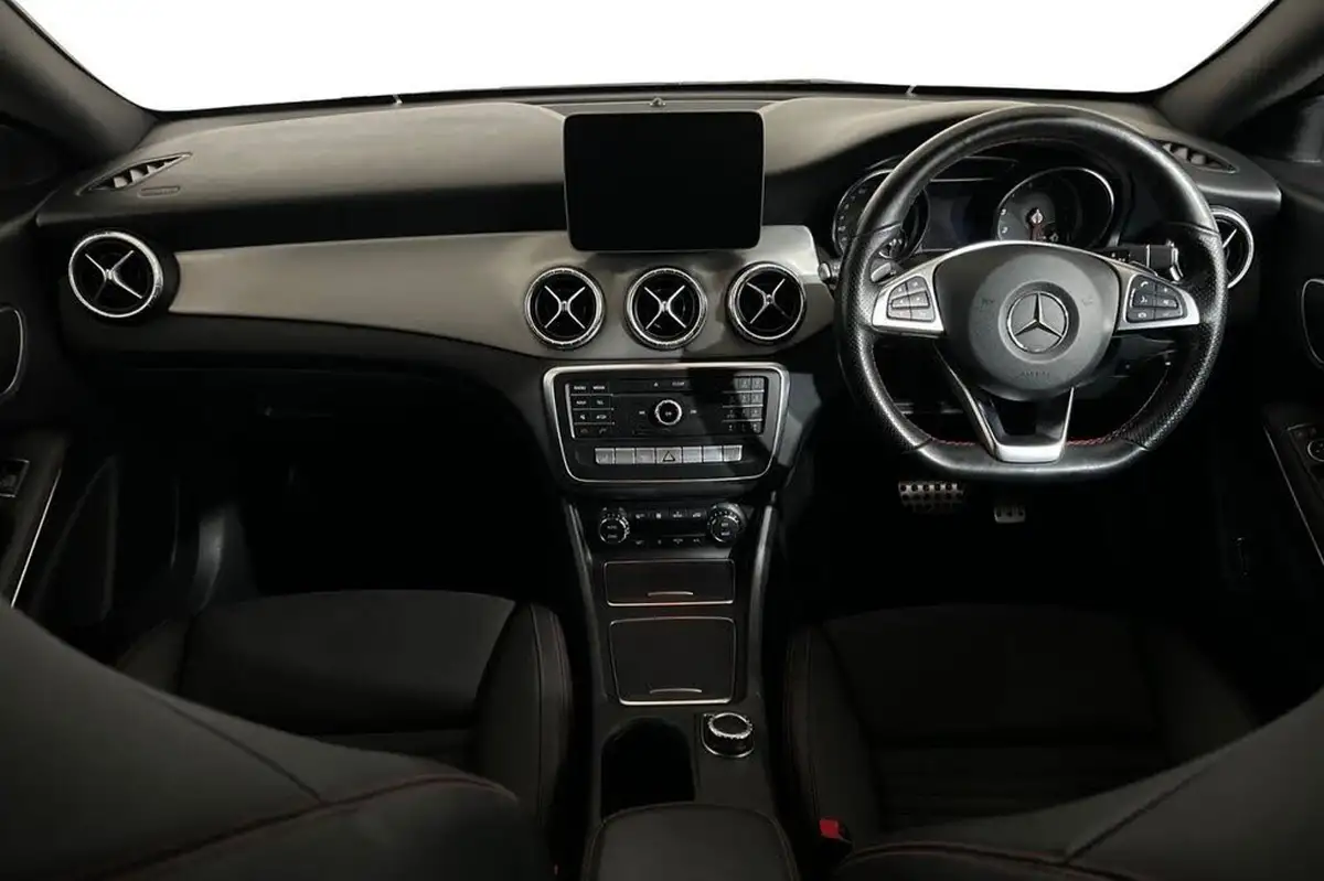 2018-mercedes-benz-cla-16-cla-200-amg-line-night-edition-ss-coupe-4d-7g-dct-big-11