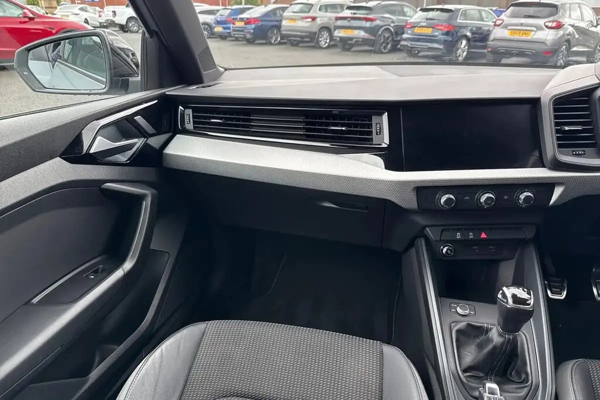 2021-audi-a1-10-25-tfsi-black-edition-big-19