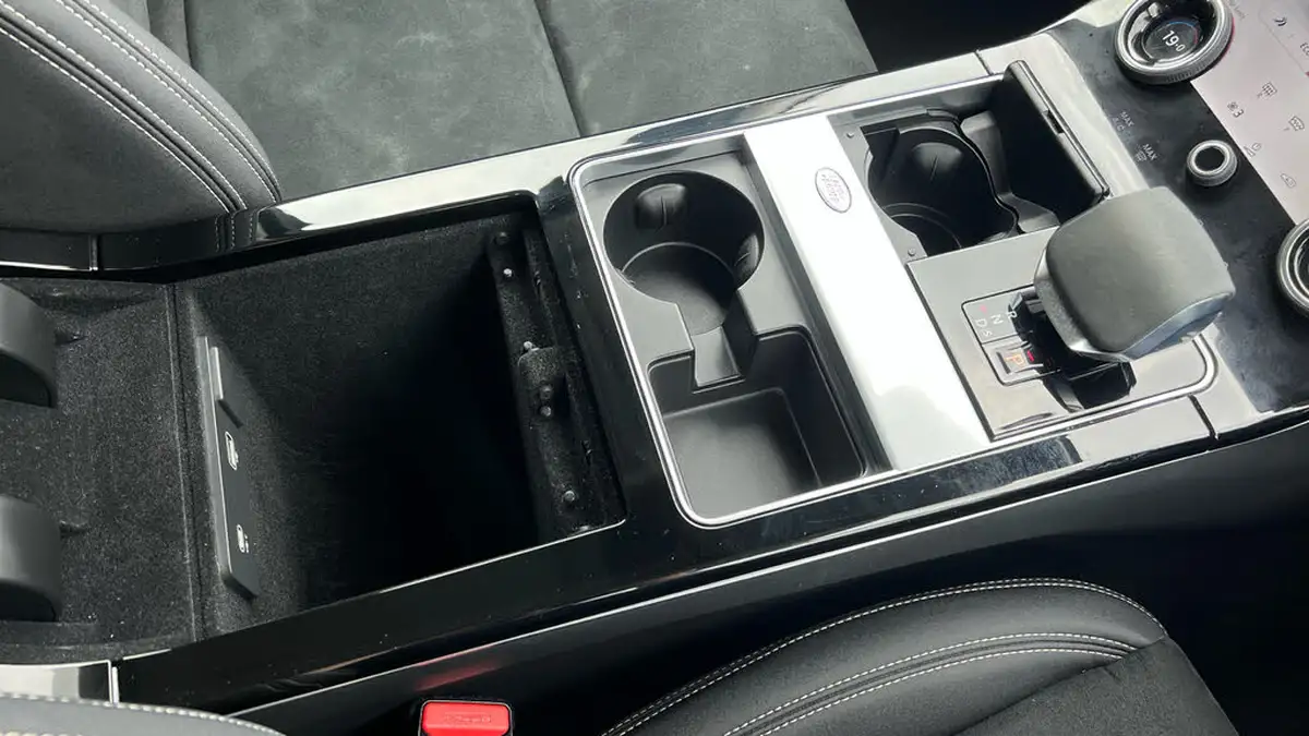 2022-land-rover-range-rover-velar-20-d200-velar-big-26