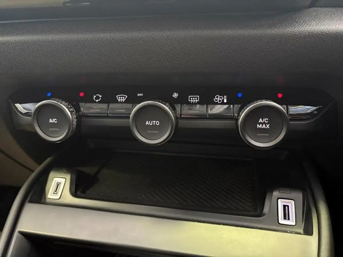 2021-citroen-c4-12-puretech-shine-130ps-eat8-big-20