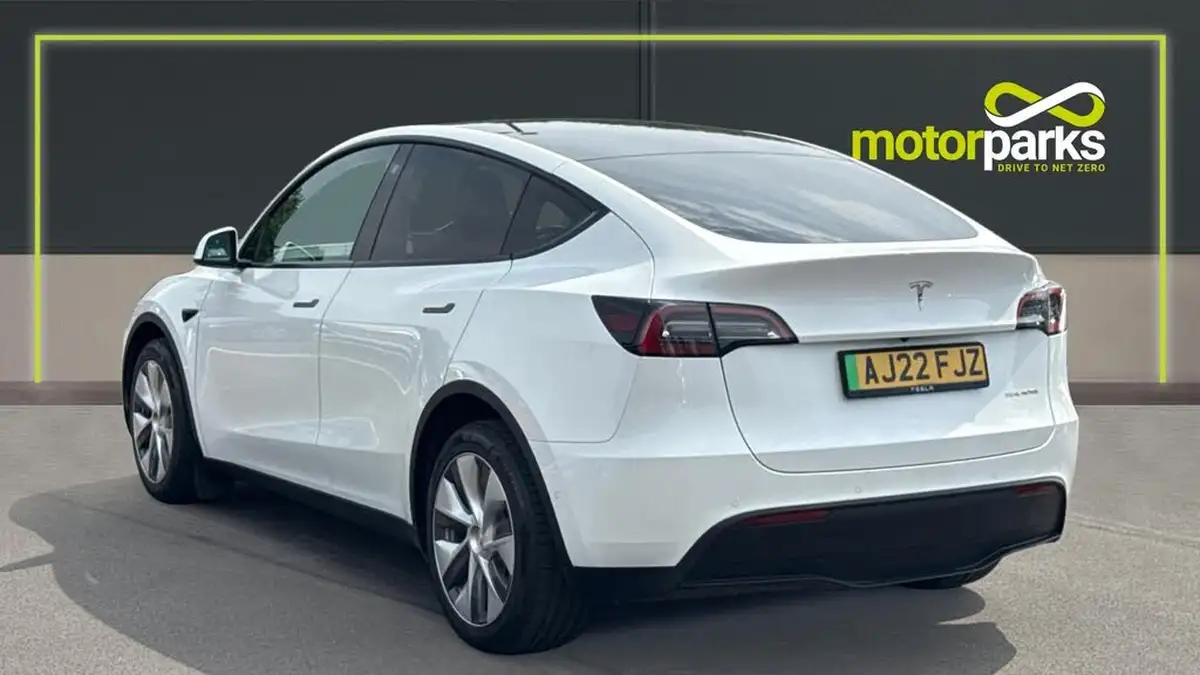 2022-tesla-model-y-e-long-range-big-4