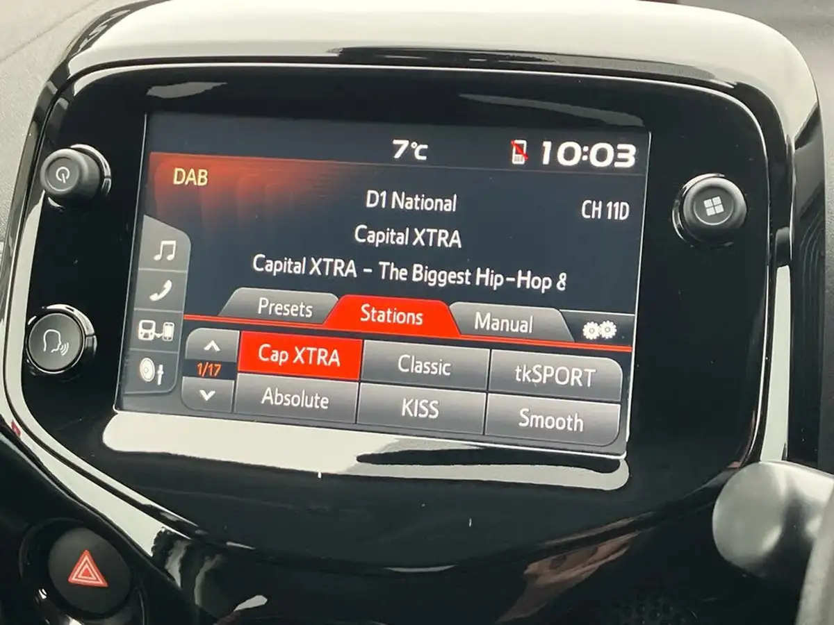 2020-citroen-c1-10-vti-flair-ss-5d-big-10