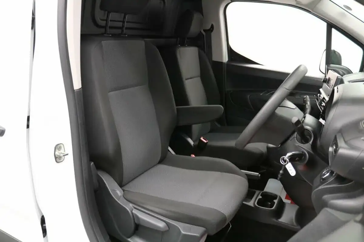 2021-vauxhall-combo-15cdti-dynamic-2300-100pseu6dt-l2h1-panel-big-23