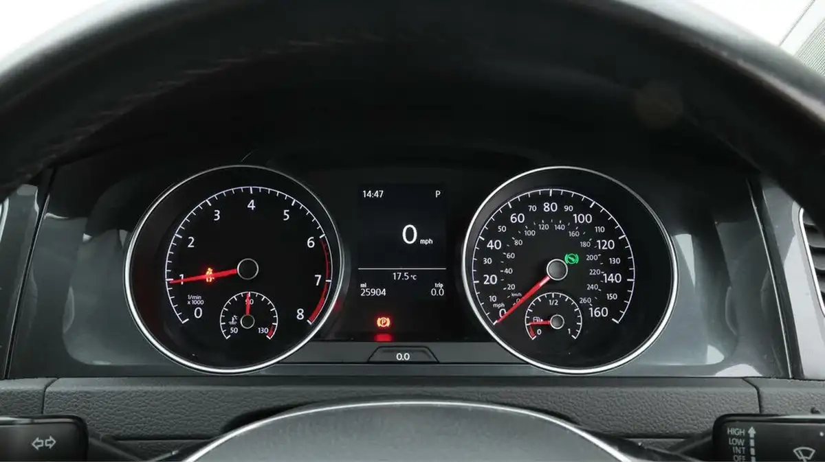 2019-volkswagen-golf-16tdi-se-hatchback-5d-dsg-big-9