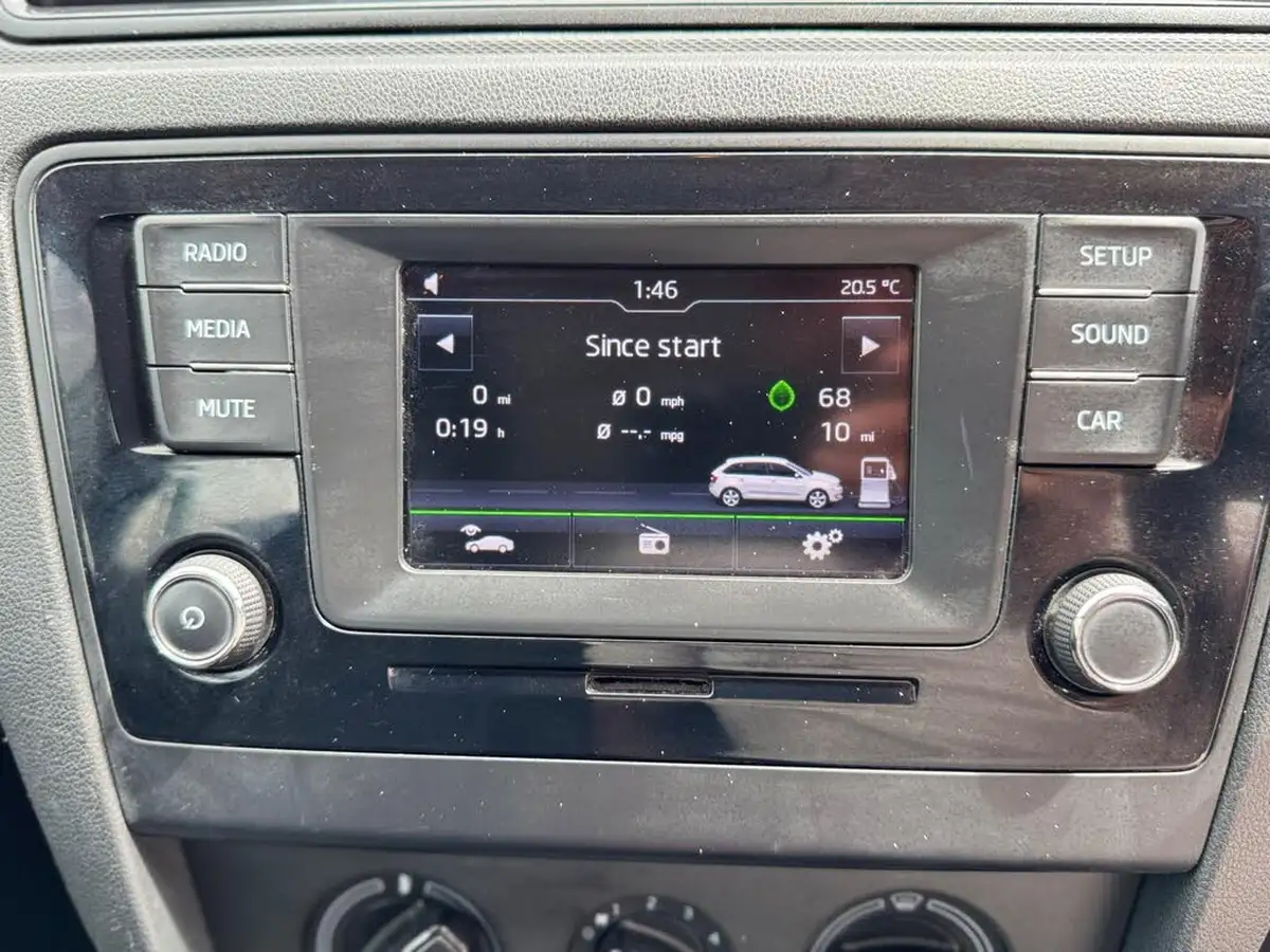 2016-skoda-rapid-spaceback-14tdi-s-big-11
