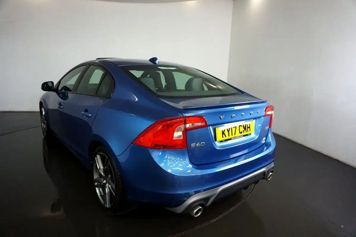 2017-volvo-s60-20td-d4-r-design-lux-geartronic-big-5