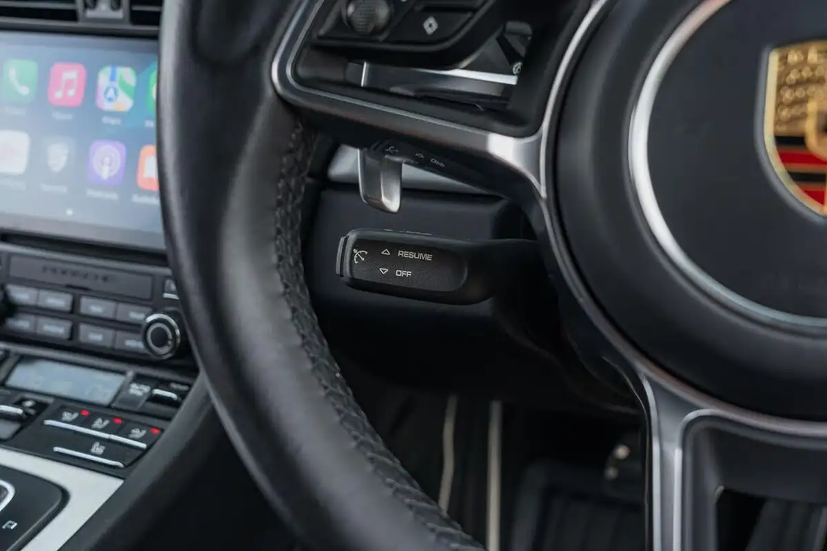 2016-porsche-911-30-carrera-s-coupe-pdk-big-41