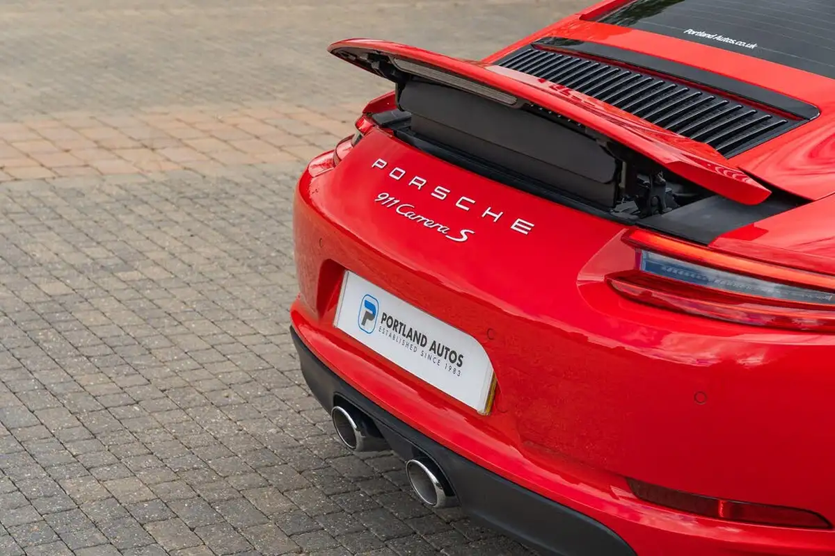2016-porsche-911-30-carrera-s-coupe-pdk-big-17