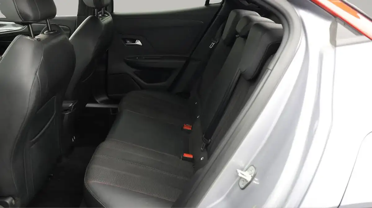 2023-vauxhall-mokka-e-gs-big-16