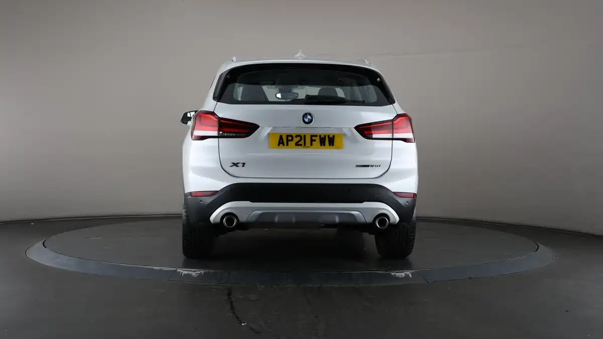 2021-bmw-x1-20td-sdrive18d-xline-big-36