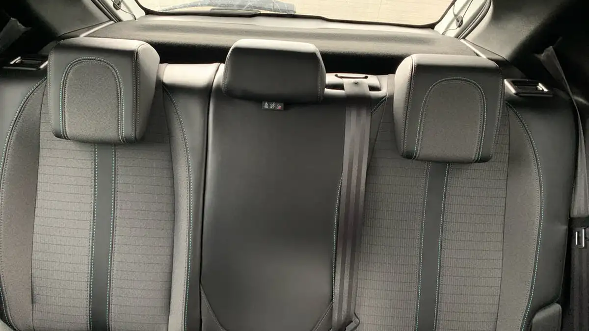 2022-peugeot-208-e-allure-premium-big-24