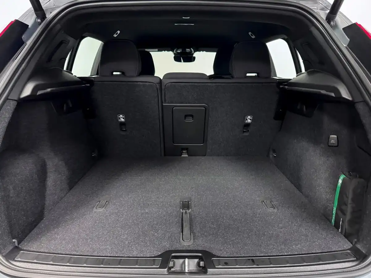 2023-volvo-xc40-20-b3-plus-big-12