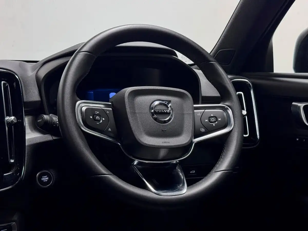 2023-volvo-xc40-20-b3-plus-big-36
