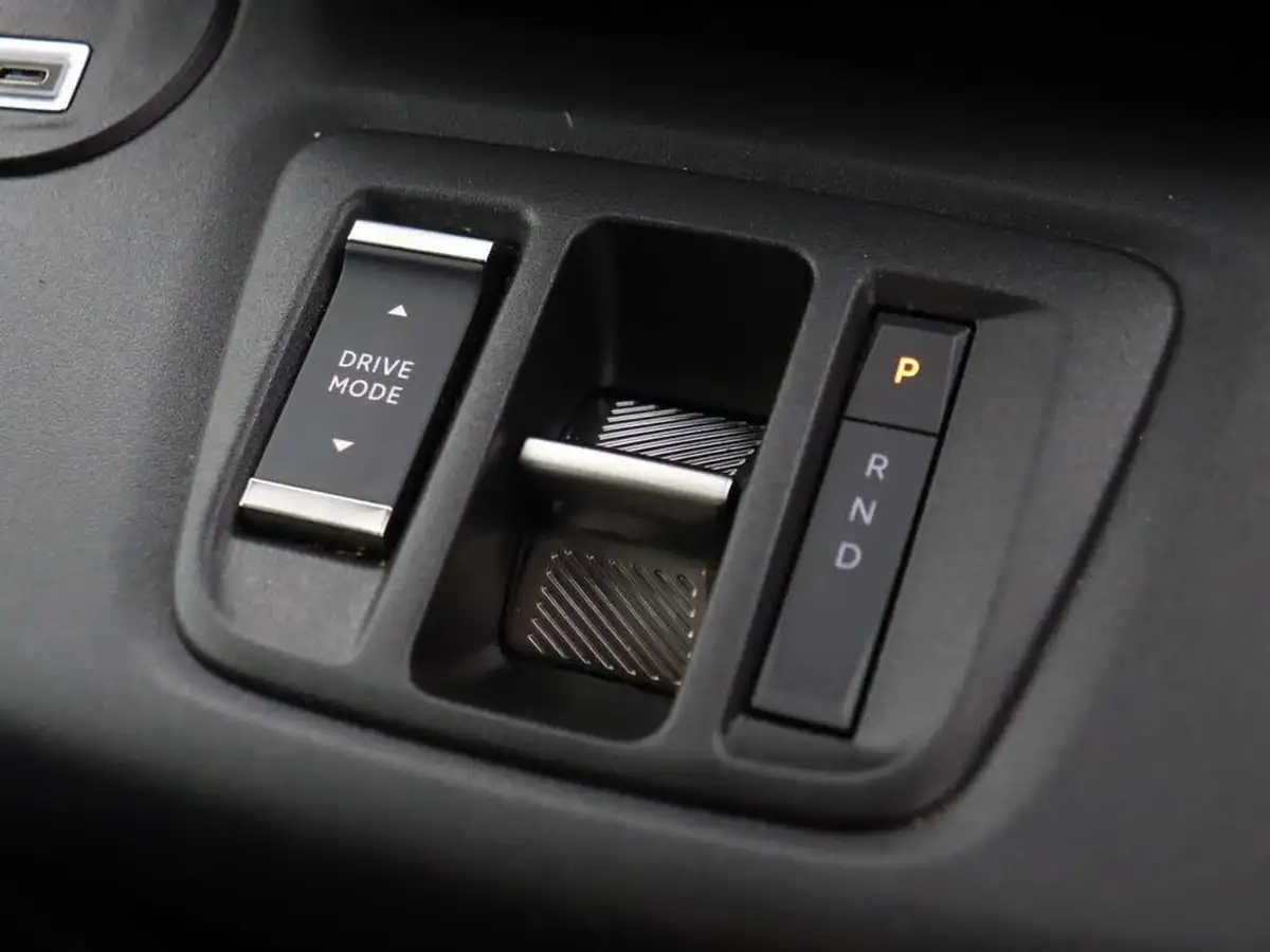 2024-vauxhall-combo-life-e-design-xl-big-28