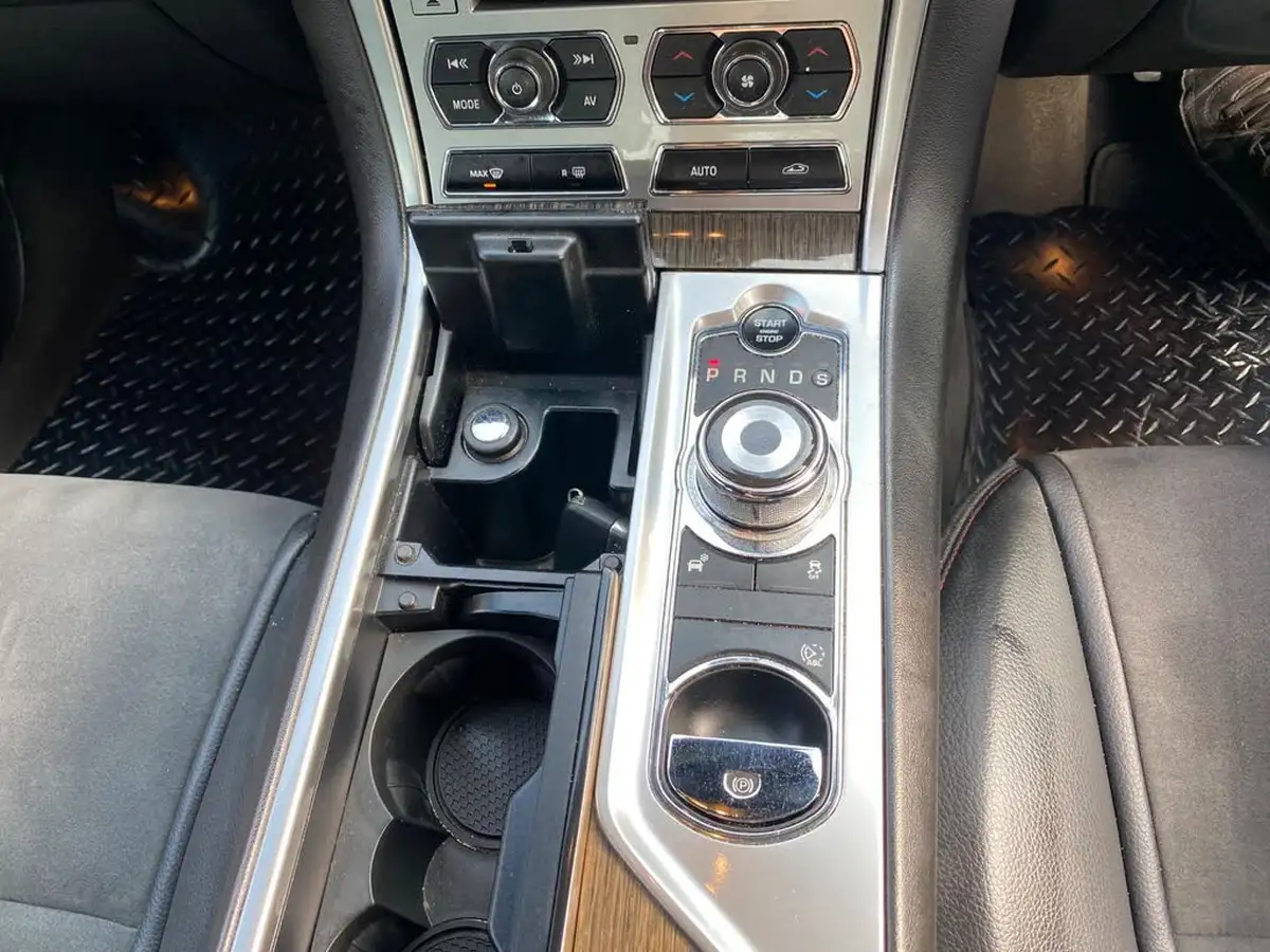 2014-jaguar-xf-22td-r-sport-200ps-saloon-4d-big-21