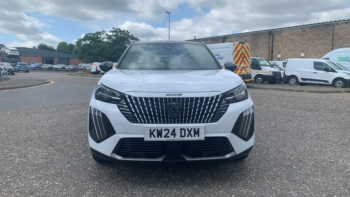 2024-peugeot-2008-suv-12-puretech-gt-130ps-eat8-big-7