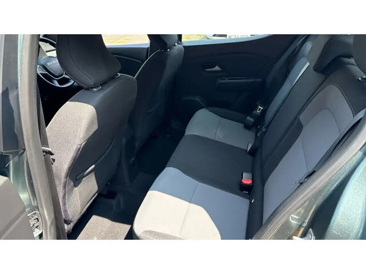 2024-dacia-sandero-stepway-10-tce-extreme-90bhp-big-15