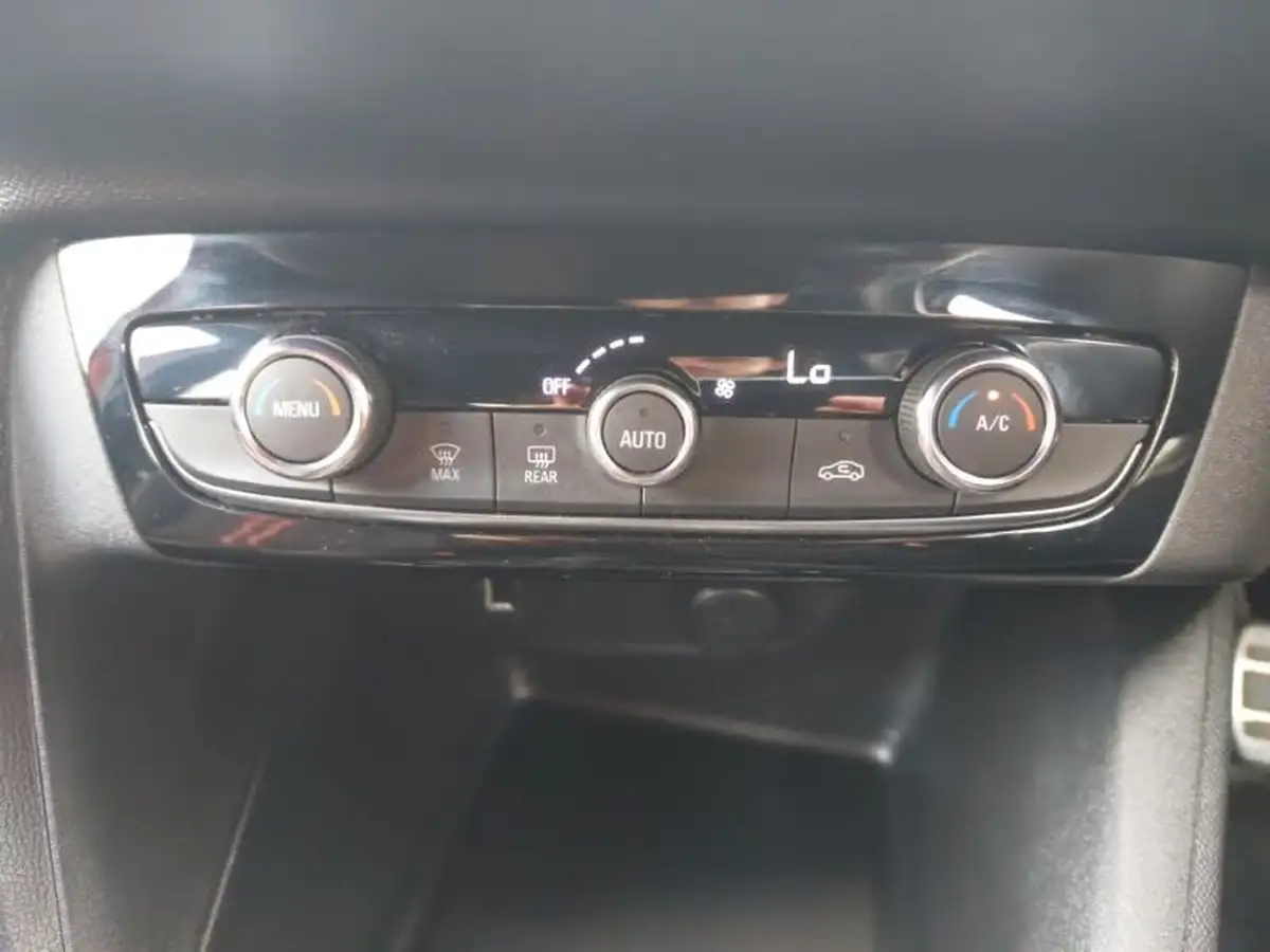 2022-vauxhall-corsa-12-turbo-gs-line-100ps-big-10