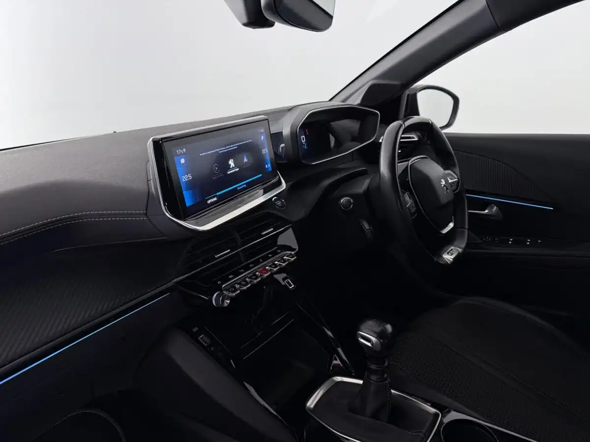 2020-peugeot-208-12-puretech-gt-line-100bhp-big-16