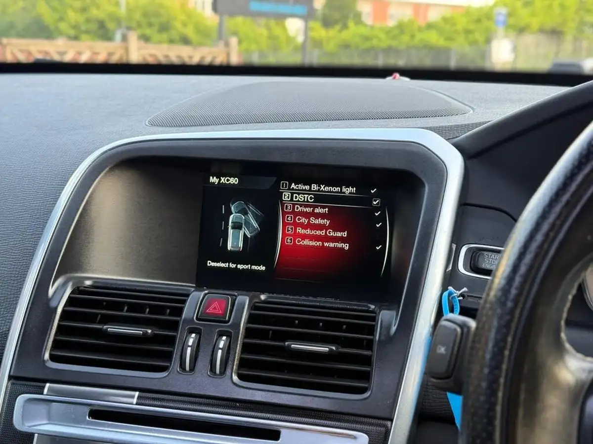 2013-volvo-xc60-30-t6-r-design-lux-304bhp-big-30