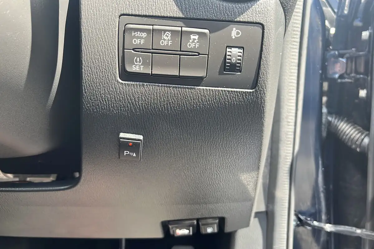 2019-mazda-mazda2-15-sport-nav-auto-big-27