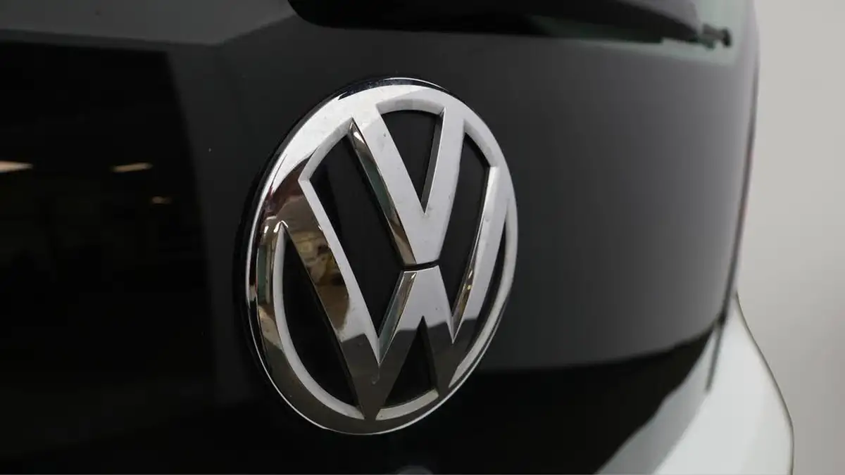 2018-volkswagen-up-10-move-up-ss-5d-big-20