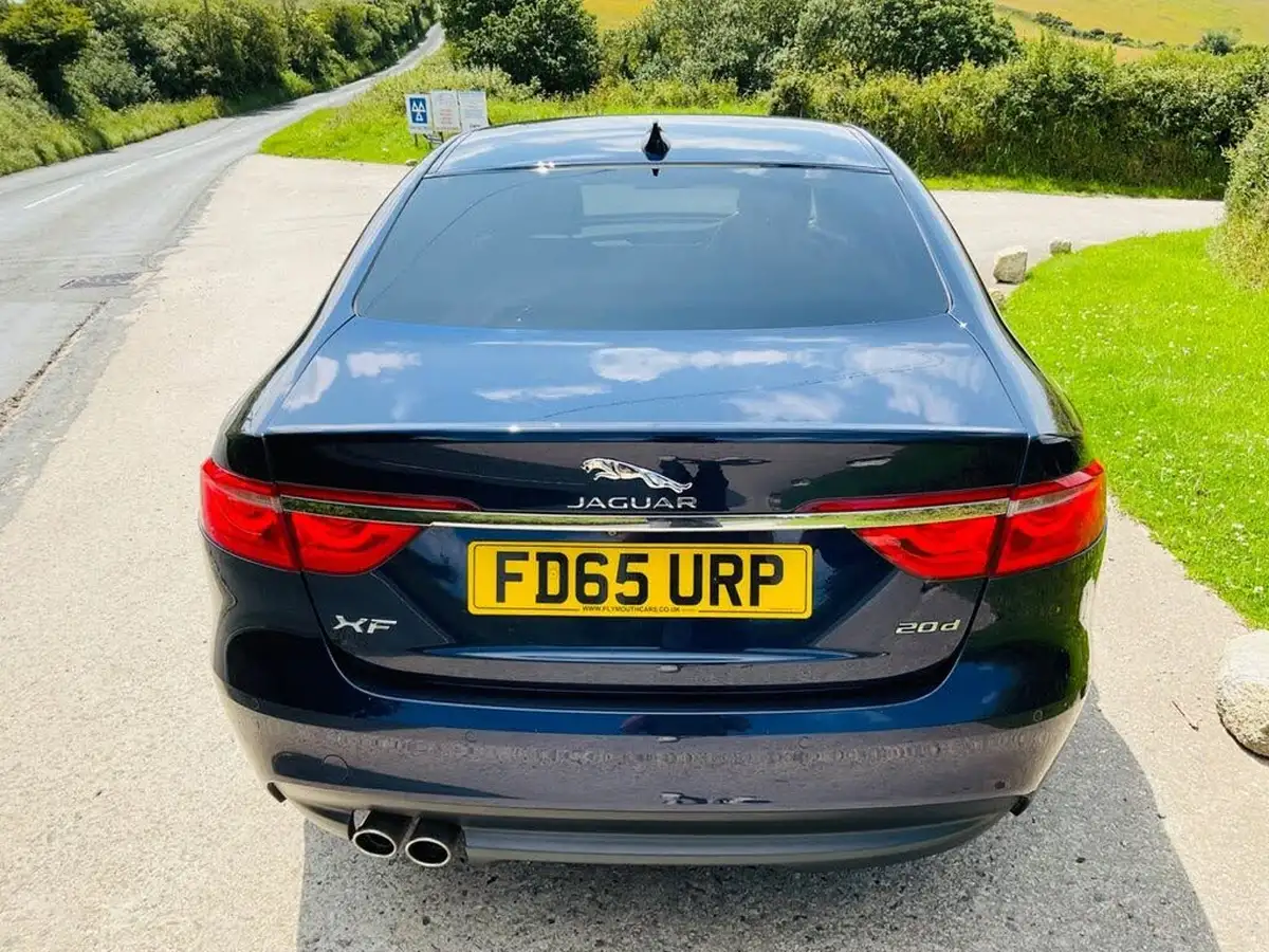 2015-jaguar-xf-20td-portfolio-180ps-auto-big-13