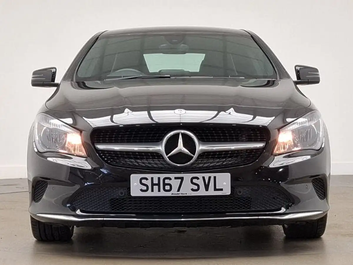 2017-mercedes-benz-cla-16-cla-180-sport-coupe-4d-big-11