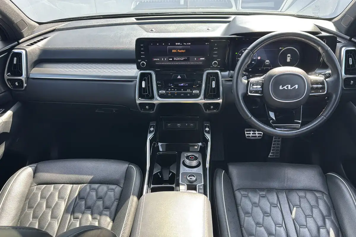 2022-kia-sorento-16-t-gdi-4-226bhp-hev-big-8