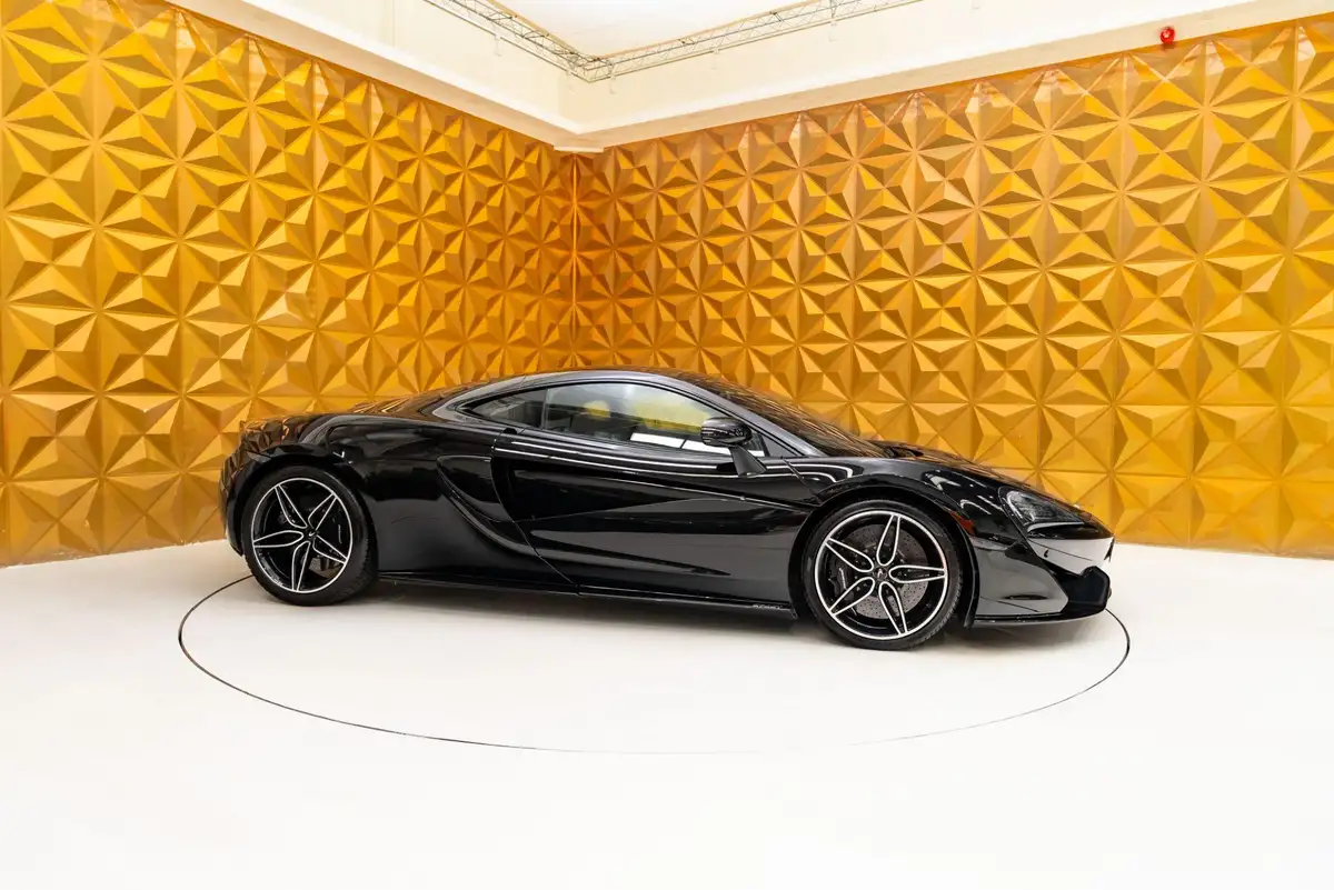 2018-mclaren-570gt-38-big-29