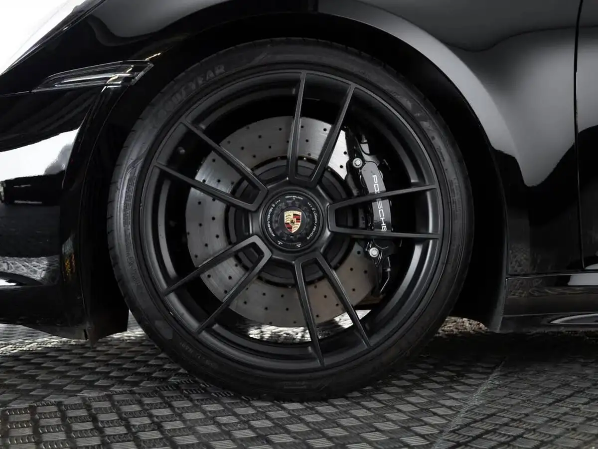 2022-porsche-911-30-carrera-gts-coupe-big-36