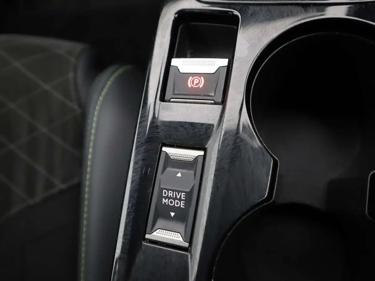 2022-peugeot-208-e-gt-premium-big-30