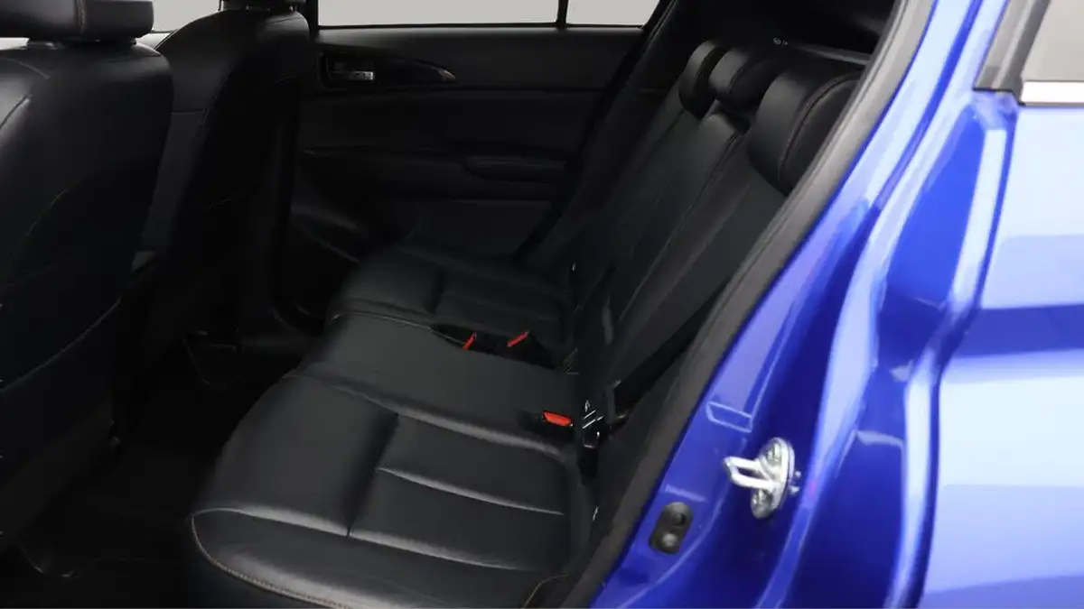 2019-mitsubishi-eclipse-cross-15-exceed-big-16