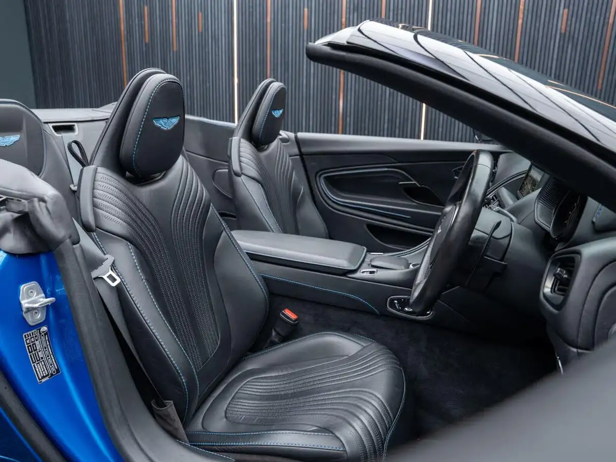 2019-aston-martin-db11-big-1