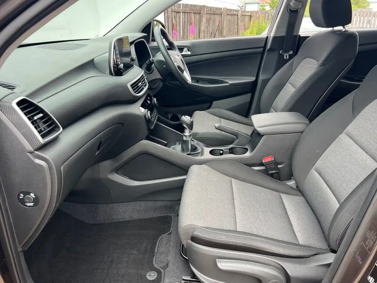 2019-hyundai-tucson-16-gdi-se-nav-big-19