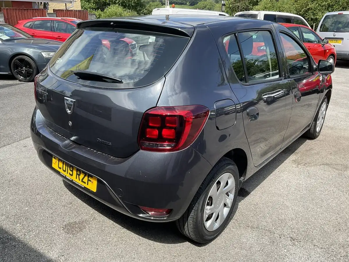 2019-dacia-sandero-10-sce-essential-big-3