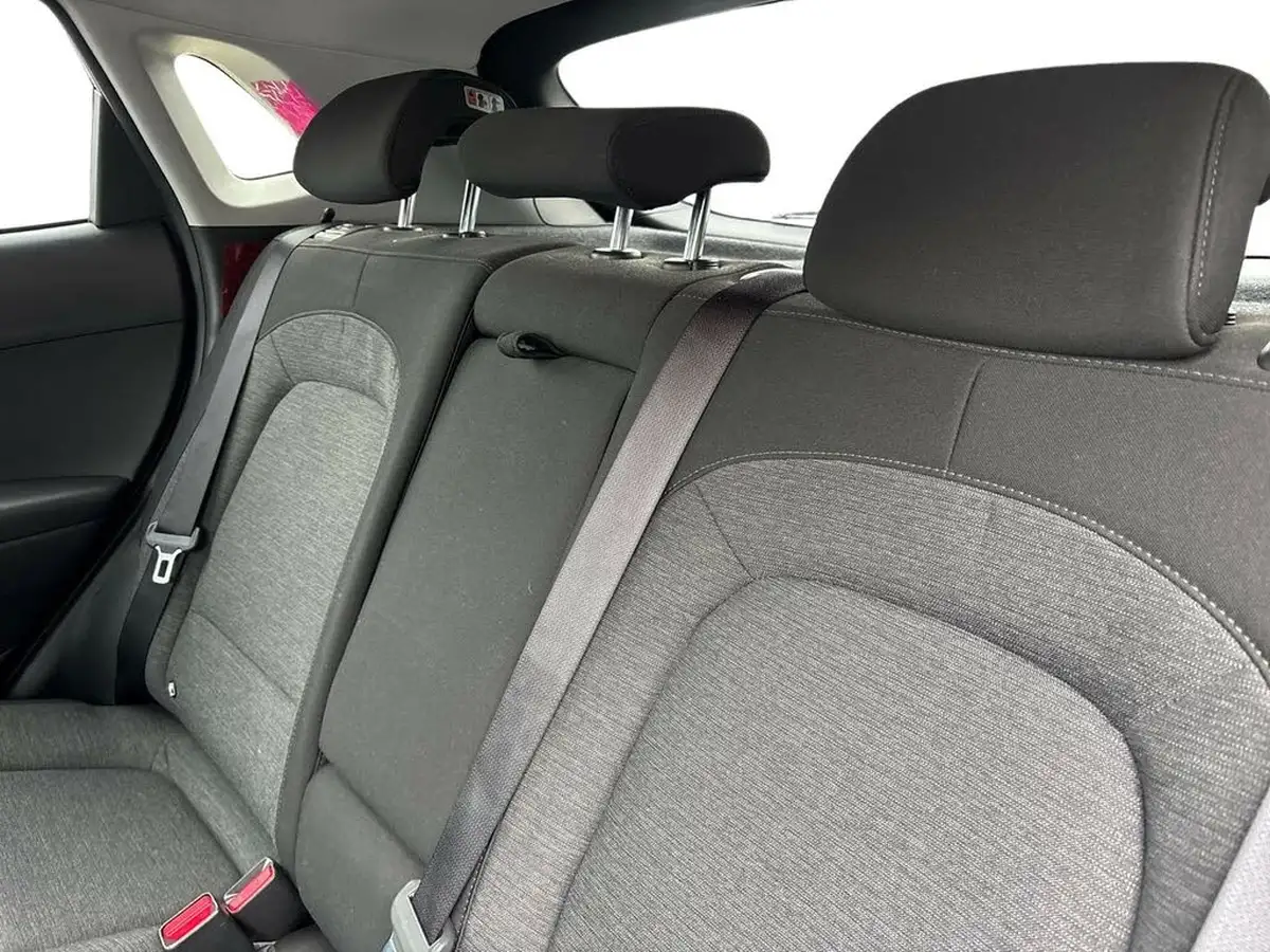 2022-hyundai-kona-e-premium-136ps-39kwh-big-9