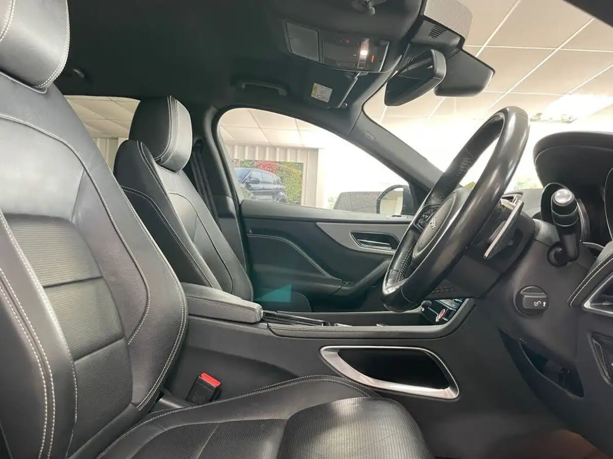 2018-jaguar-f-pace-20-i4d-r-sport-180ps-awd-auto-big-24