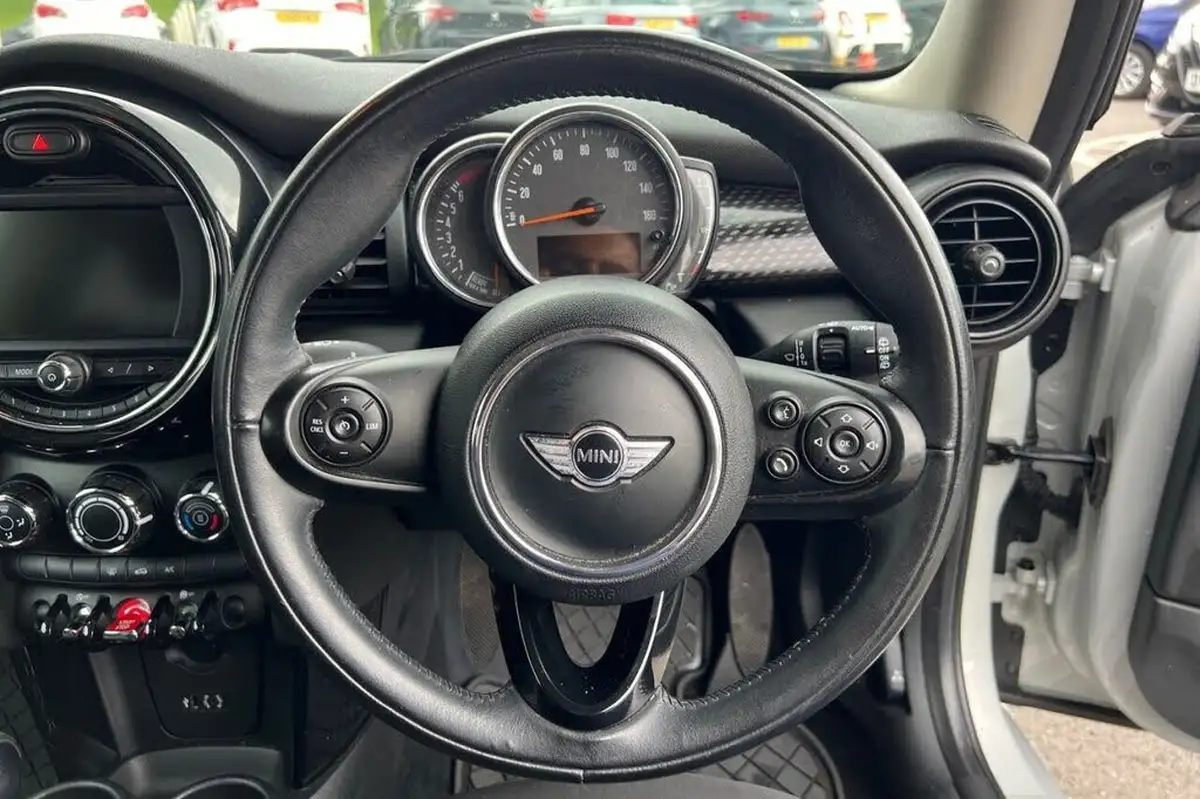 2018-mini-cooper-20-cooper-s-series-ii-ss-hatchback-3d-big-39