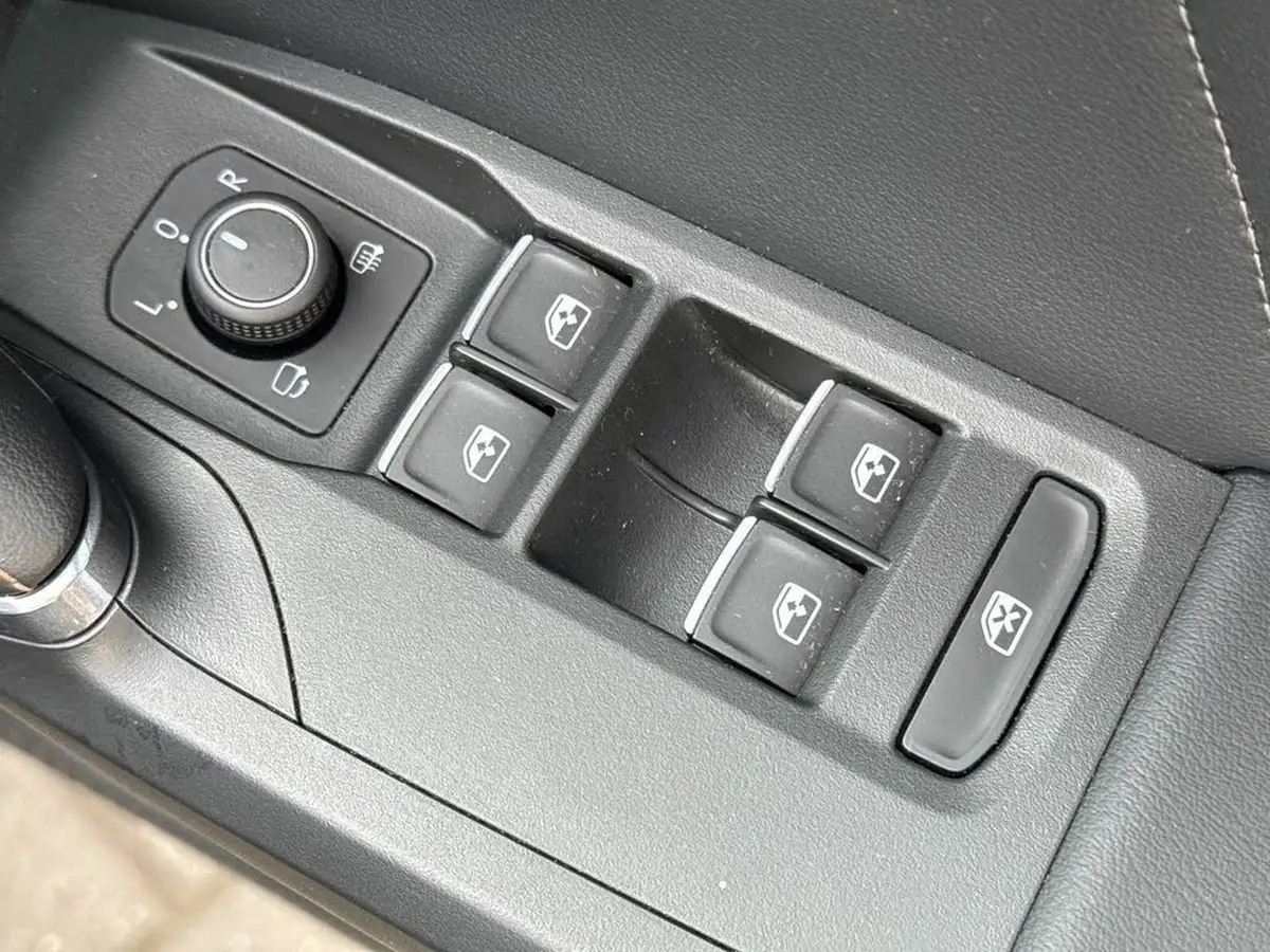 2023-cupra-leon-nf-20-tsi-vz2-310ps-estate-4drive-big-16